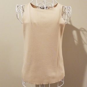 Sleeveless tank/shell